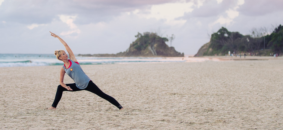 beach-byron-yoga-davina